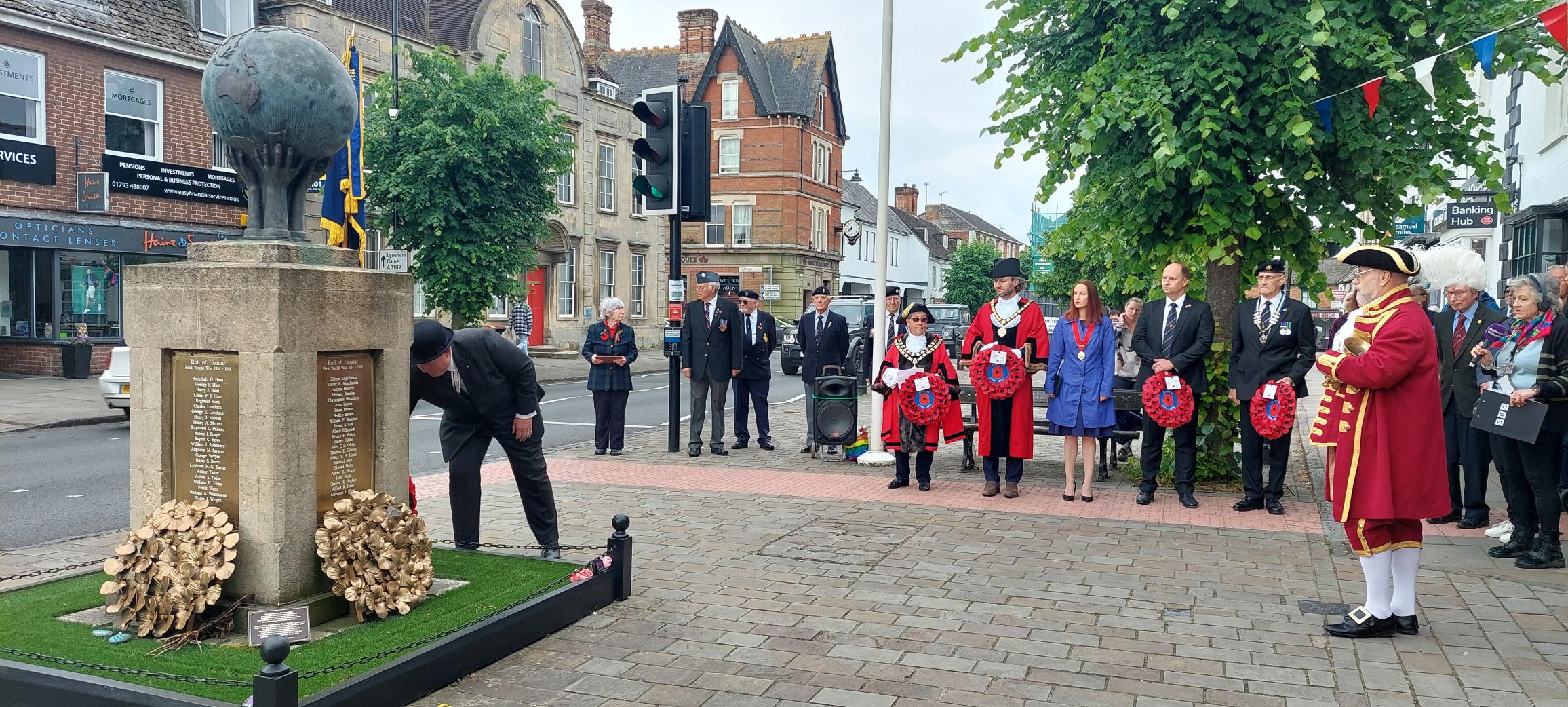 8 Royal Wootton Bassett Town Council